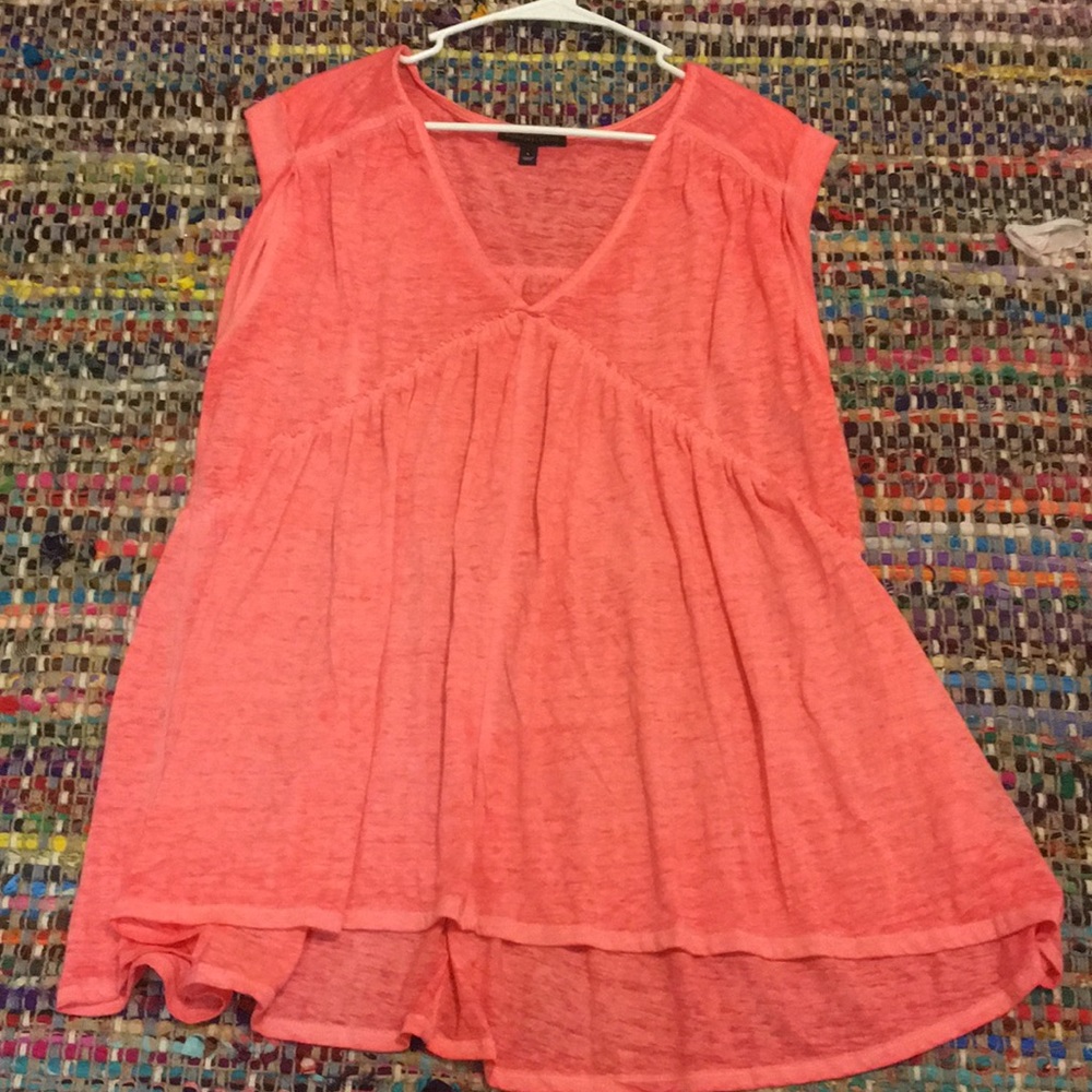 Signature studio peachy pink sleeveless top.